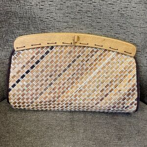 Vintage Woven Clutch Purse Bag With Wooden Frame and Turnlock Closure.